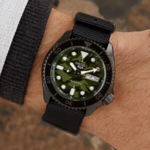 SEIKO 5 SPORT STREET STYLE SRPJ37K1 ruka | HETA 1892 Sarajevo