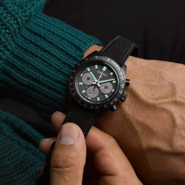 SEIKO PROSPEX BLACK SERIES NIGHT VISION SPEEDTIMER SOLAR SSC923P1 ruka | HETA 1892 satovi i nakit Sarajevo