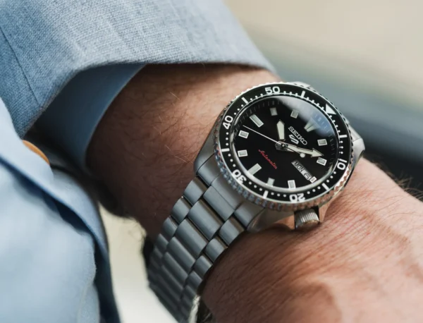 SEIKO 5 SPORT SRPL85K1 ruka | HETA 1892 satovi i nakit Sarajevo