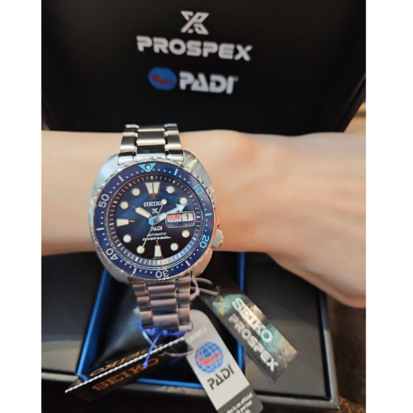 SEIKO PROSPEX KING TURTLE PADI SPECIAL EDITION SRPK01K1 ruka | HETA 1892 satovi i nakit Sarajevo