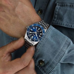 SEIKO PROSPEX 1965 REVIVAL DIVERs IN COVE BLACK SPB451J1 ruka 2 | HETA 1892 satovi i nakit Sarajevo