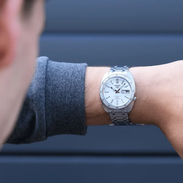 SEIKO 5 SPORT LIMITED EDITION SRPL91K1 ruka | HETA 1892 satovi i nakit Sarajevo