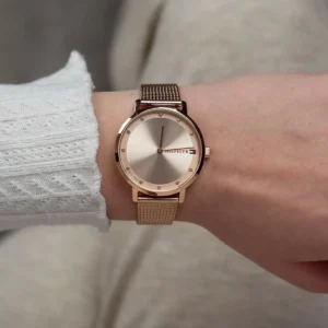 TOMMY HILFIGER ŽENSKI SAT 1782729 ruka | HETA 1892 satovi i nakit Sarajevo