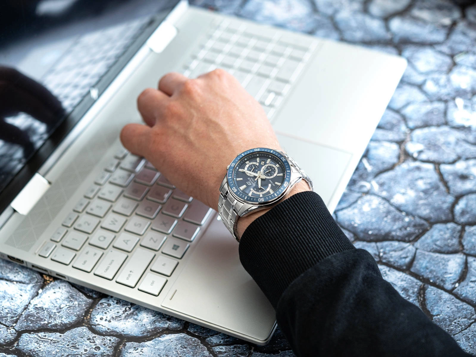 CASIO EDIFICE EFR-552D-2AVUEF MUŠKI SAT ruka | HETA 1892 satovi i nakit Sarajevo
