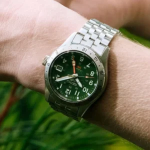 SEIKO 5 GMT HDB001K1 ruka | HETA 1892 satovi i nakit Sarajevo