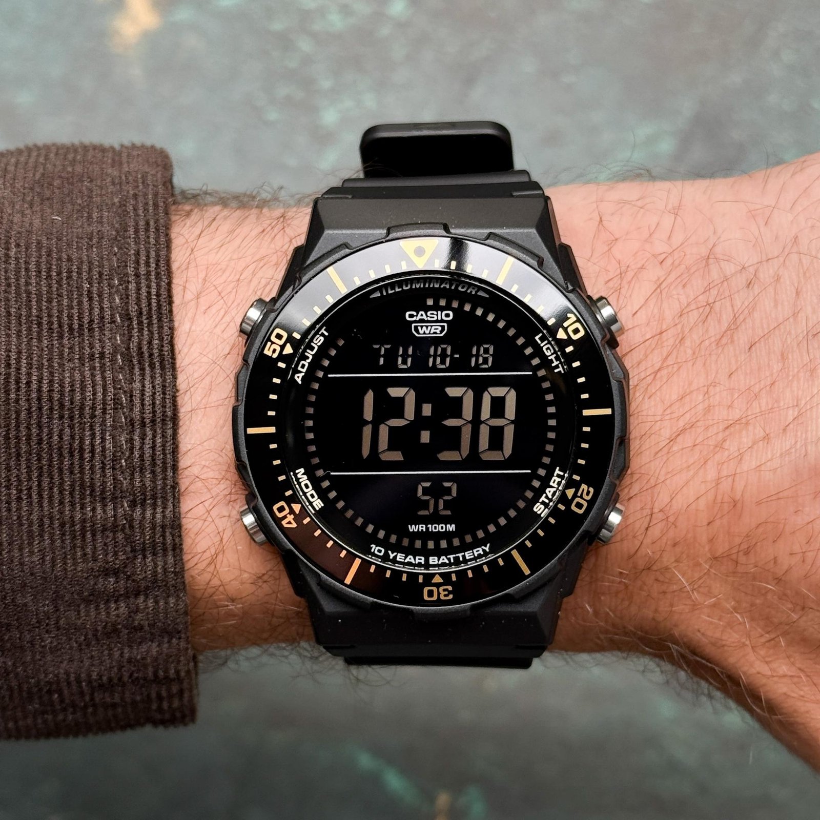 CASIO AE-1700H-1BVEF MUŠKI SAT ruka | HETA 1892 satovi i nakit Sarajevo