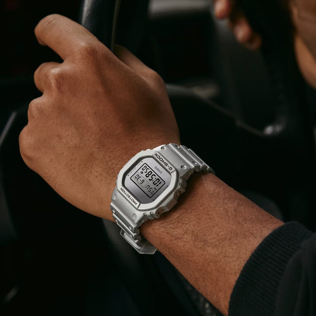 CASIO G-SHOCK DW-5600FF-8ER MUŠKI SAT ruka | HETA 1892 satovi i nakit Sarajevo